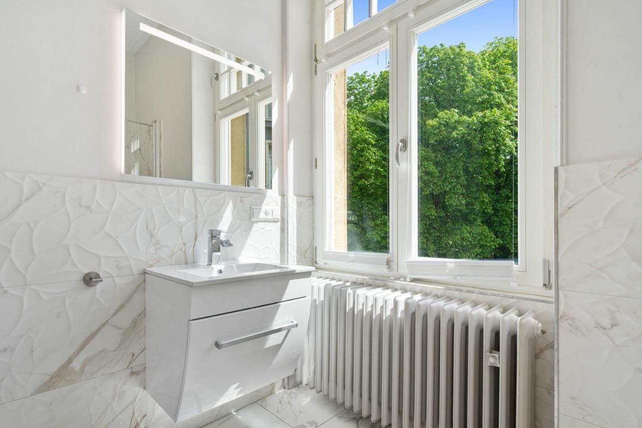 Room W Shared Bathroom&Kitchen In Luxury Villa 卢森堡 外观 照片