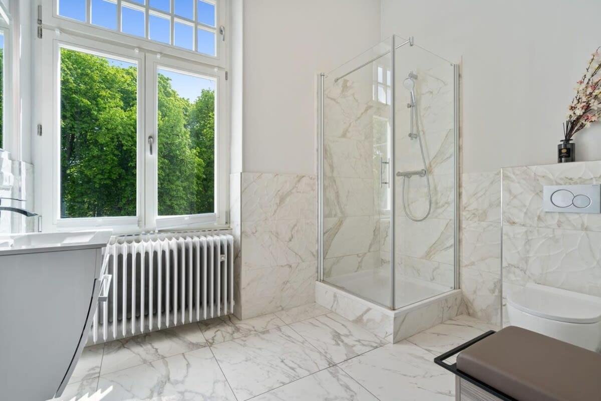 Room W Shared Bathroom&Kitchen In Luxury Villa 卢森堡 外观 照片