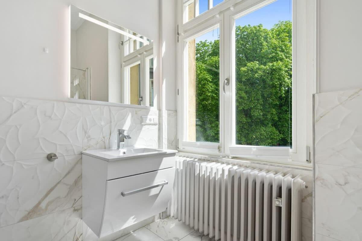 Room W Shared Bathroom&Kitchen In Luxury Villa 卢森堡 外观 照片