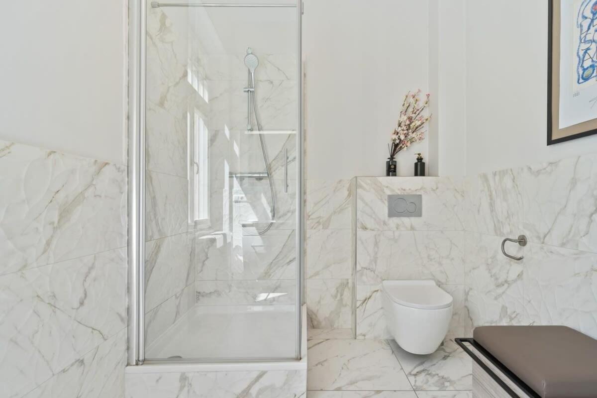 Room W Shared Bathroom&Kitchen In Luxury Villa 卢森堡 外观 照片